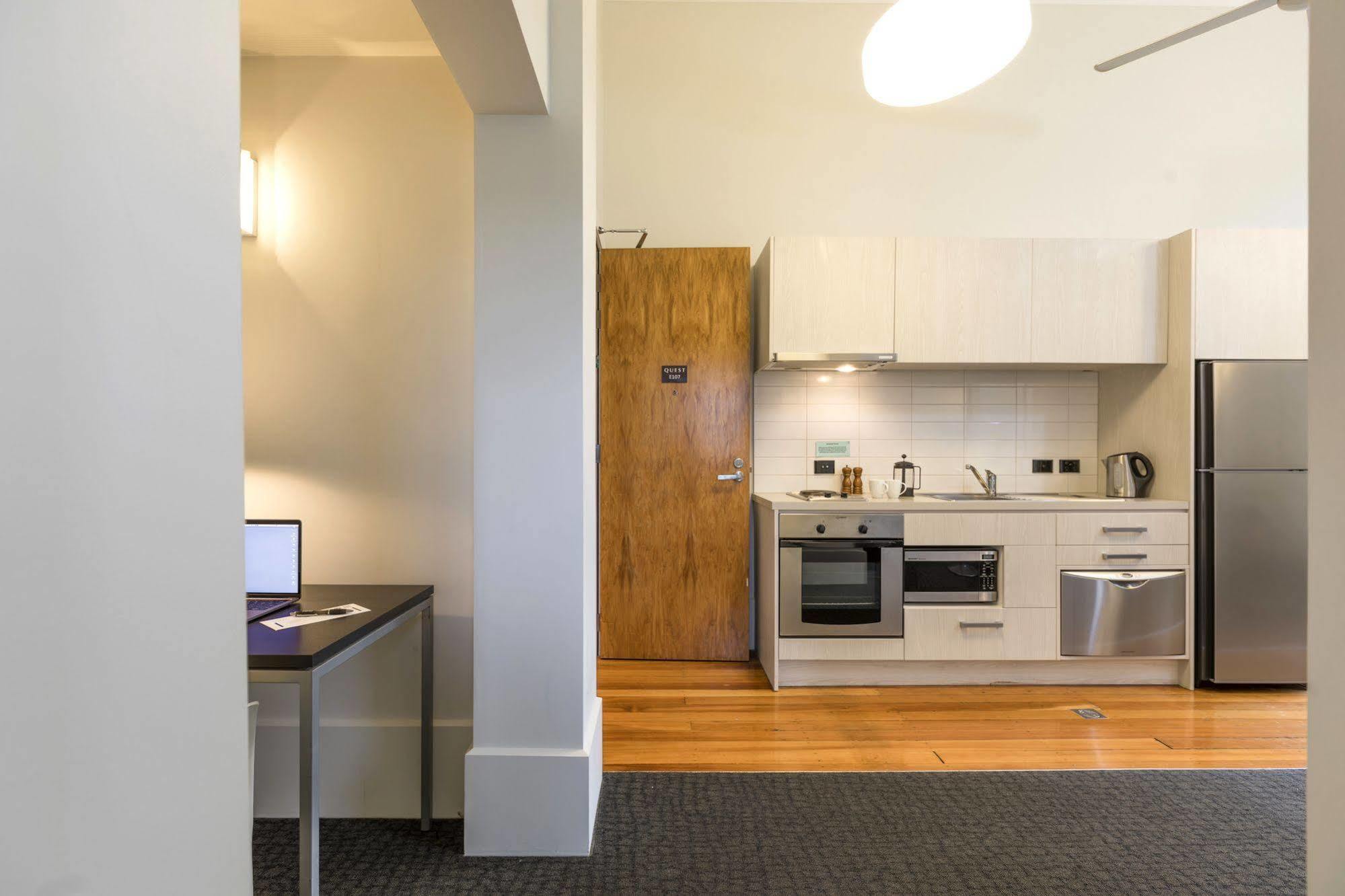Quest Napier Serviced Apartments Bagian luar foto