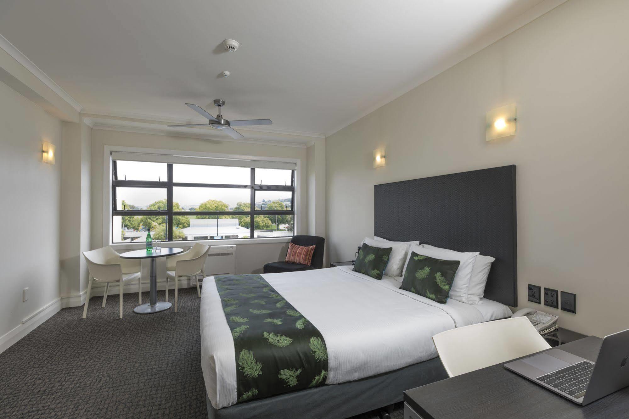 Quest Napier Serviced Apartments Bagian luar foto